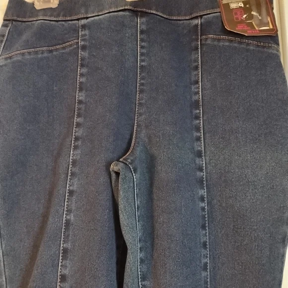 Women's jeans - Picture 2 of 3